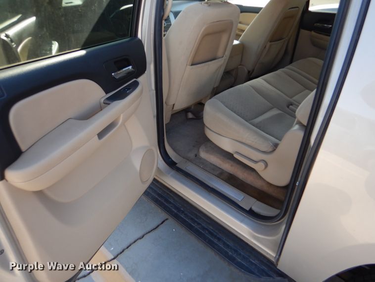 image for item DD4533 2007 Chevrolet Suburban 1500 LS SUV