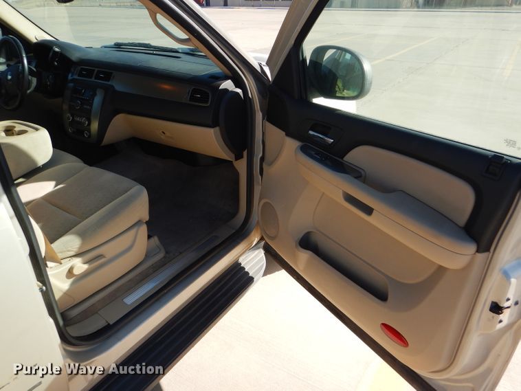 image for item DD4533 2007 Chevrolet Suburban 1500 LS SUV