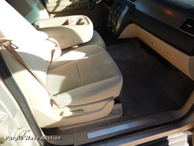 image for item DD4533 2007 Chevrolet Suburban 1500 LS SUV