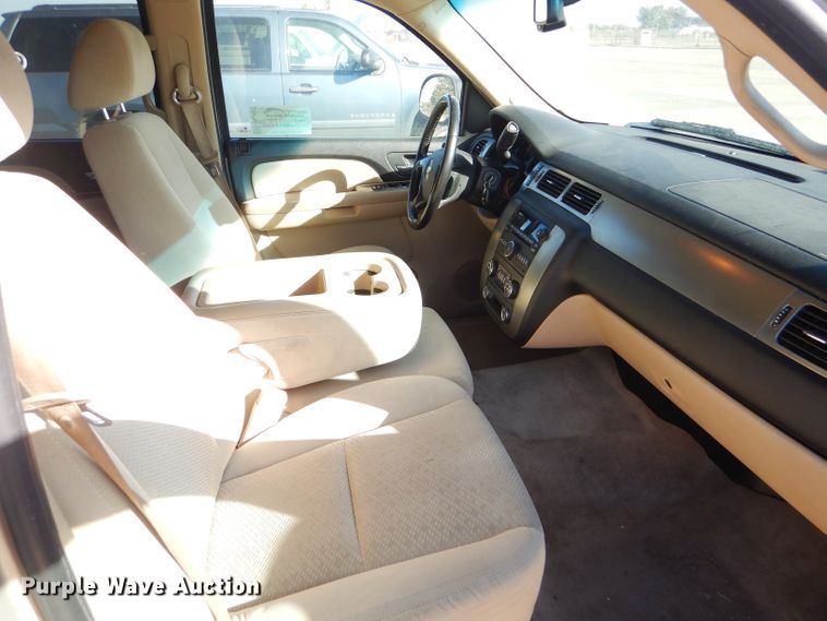 image for item DD4533 2007 Chevrolet Suburban 1500 LS SUV