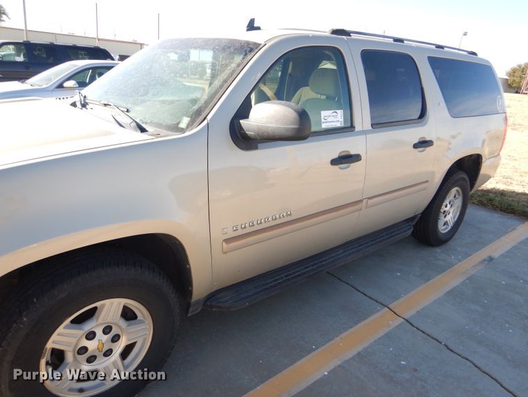 image for item DD4533 2007 Chevrolet Suburban 1500 LS SUV