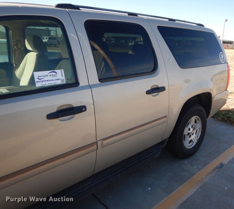 image for item DD4533 2007 Chevrolet Suburban 1500 LS SUV