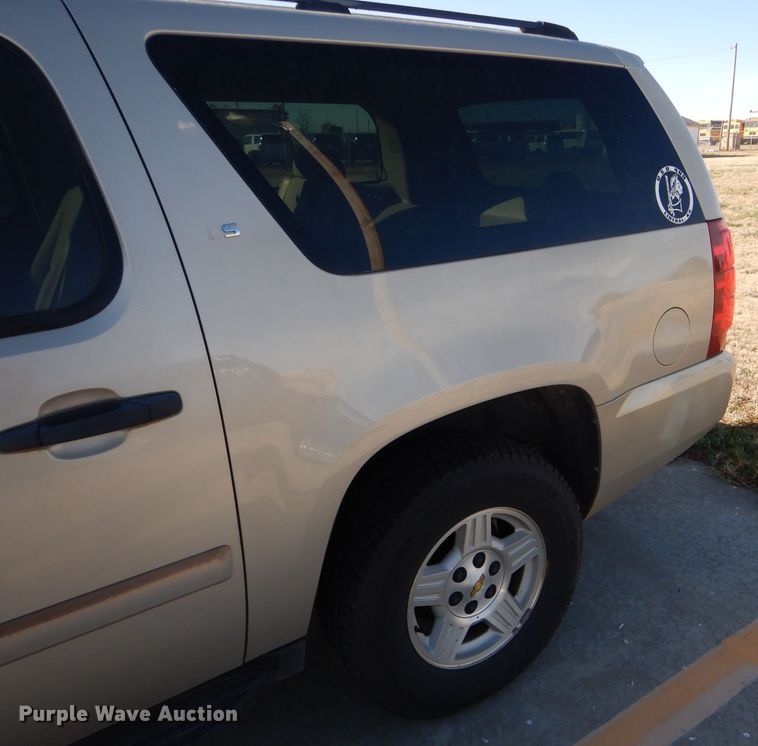 image for item DD4533 2007 Chevrolet Suburban 1500 LS SUV