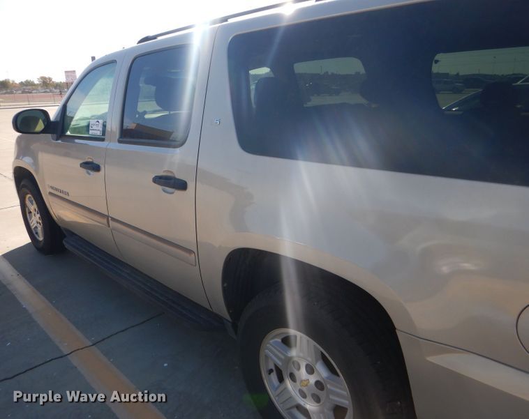 image for item DD4533 2007 Chevrolet Suburban 1500 LS SUV
