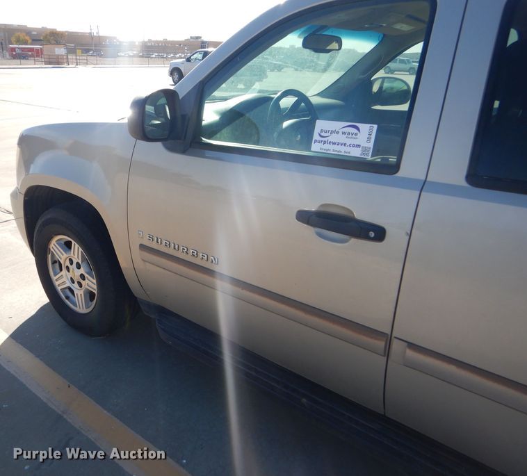 image for item DD4533 2007 Chevrolet Suburban 1500 LS SUV