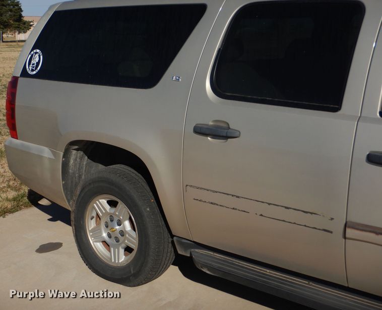 image for item DD4533 2007 Chevrolet Suburban 1500 LS SUV