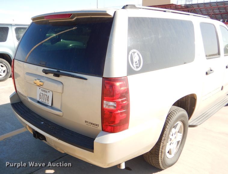 image for item DD4533 2007 Chevrolet Suburban 1500 LS SUV