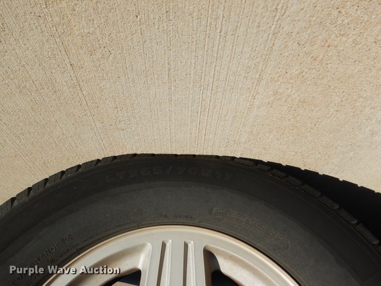 image for item DD4533 2007 Chevrolet Suburban 1500 LS SUV