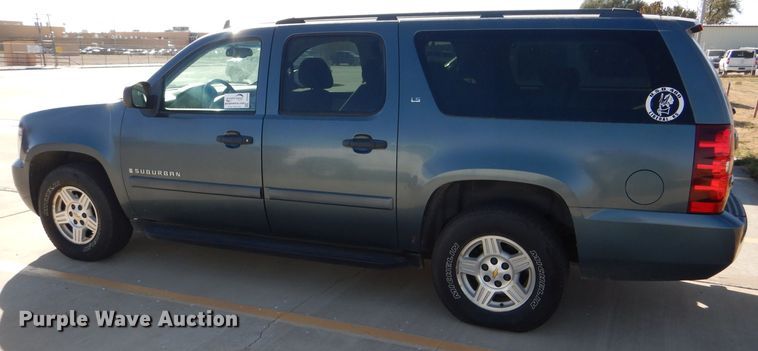 image for item DD4534 2008 Chevrolet Suburban 1500 LS SUV