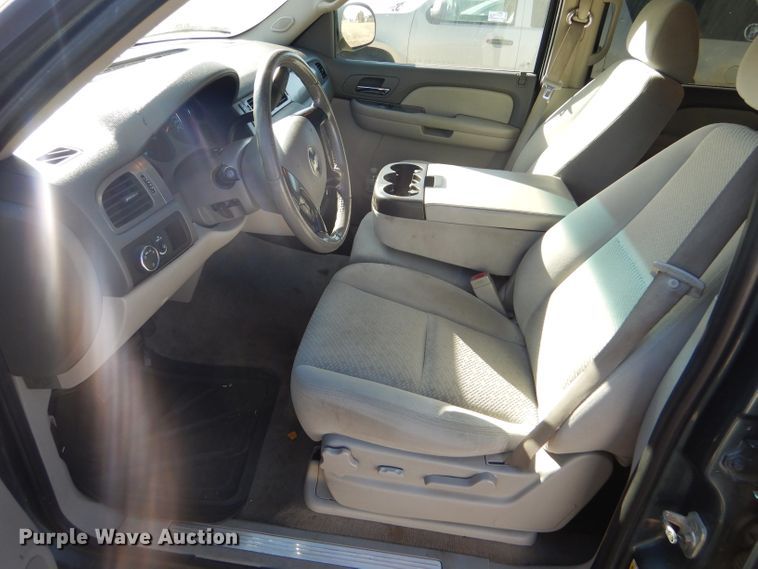 image for item DD4534 2008 Chevrolet Suburban 1500 LS SUV