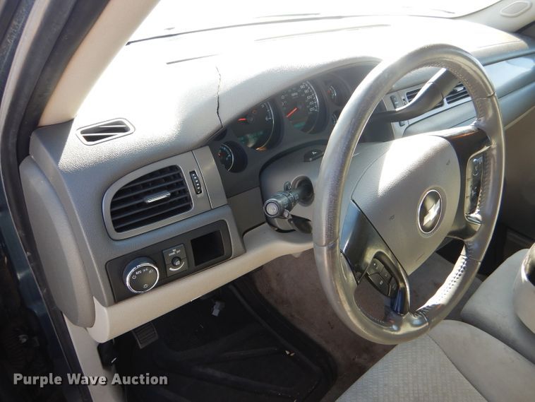 image for item DD4534 2008 Chevrolet Suburban 1500 LS SUV