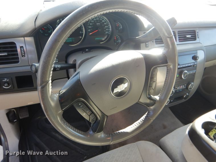 image for item DD4534 2008 Chevrolet Suburban 1500 LS SUV