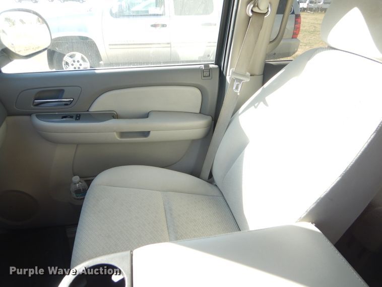 image for item DD4534 2008 Chevrolet Suburban 1500 LS SUV