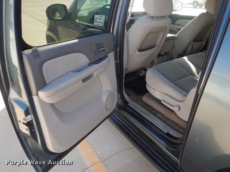 image for item DD4534 2008 Chevrolet Suburban 1500 LS SUV