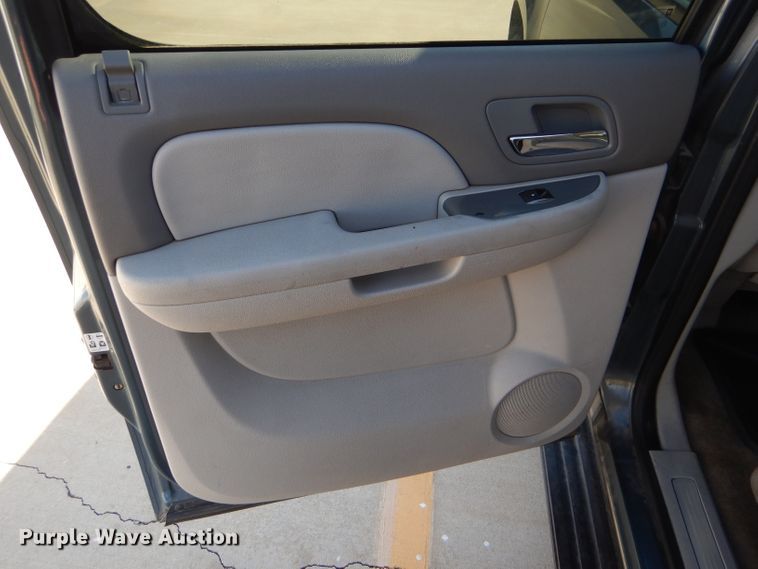 image for item DD4534 2008 Chevrolet Suburban 1500 LS SUV