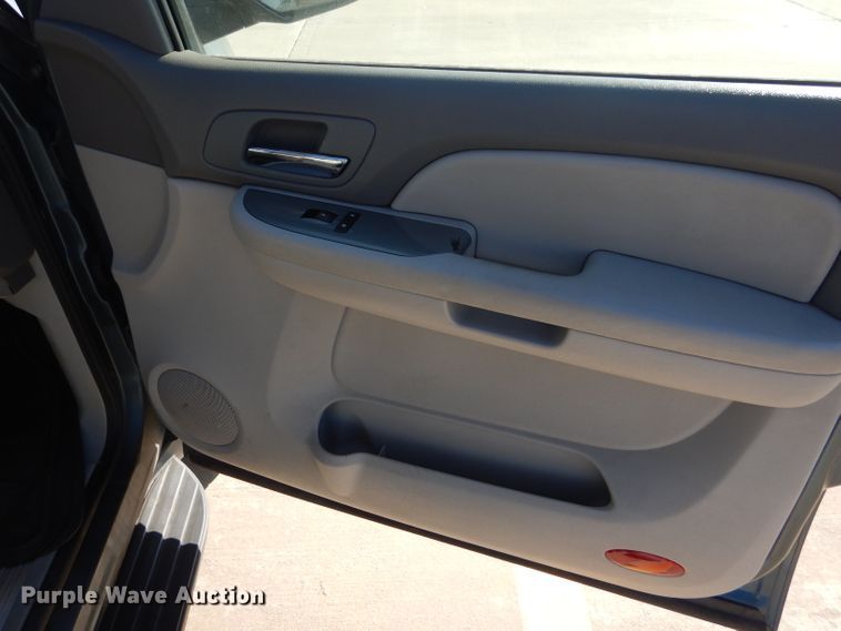 image for item DD4534 2008 Chevrolet Suburban 1500 LS SUV