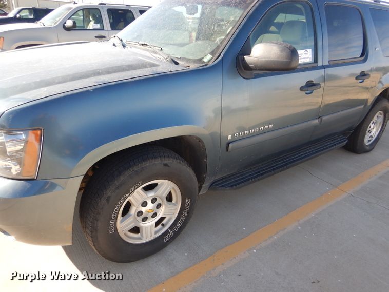 image for item DD4534 2008 Chevrolet Suburban 1500 LS SUV