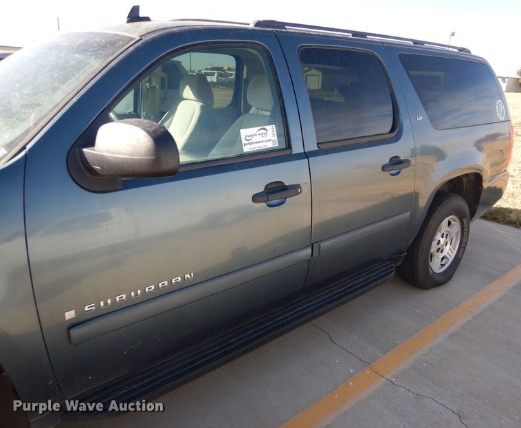 image for item DD4534 2008 Chevrolet Suburban 1500 LS SUV