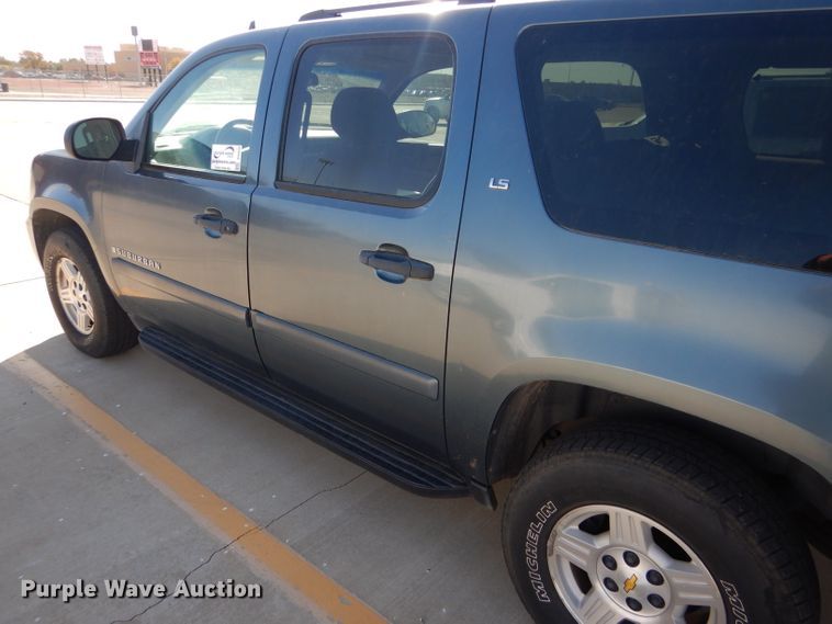 image for item DD4534 2008 Chevrolet Suburban 1500 LS SUV