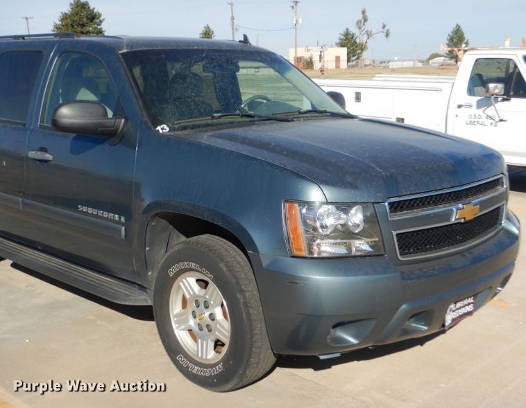 image for item DD4534 2008 Chevrolet Suburban 1500 LS SUV