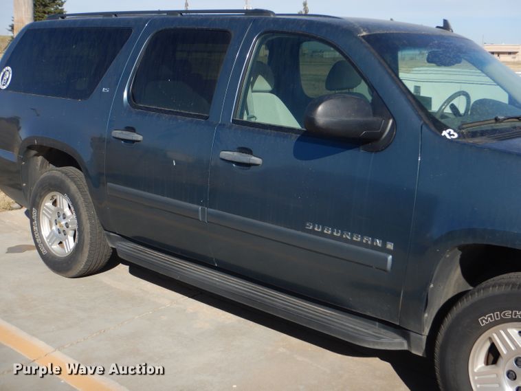 image for item DD4534 2008 Chevrolet Suburban 1500 LS SUV