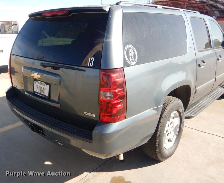 image for item DD4534 2008 Chevrolet Suburban 1500 LS SUV
