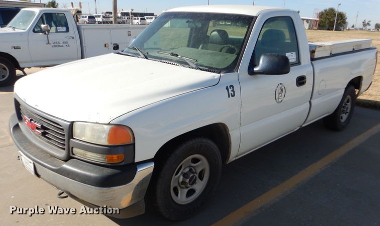 image for item DD4536 2002 GMC Sierra 1500 pickup truck