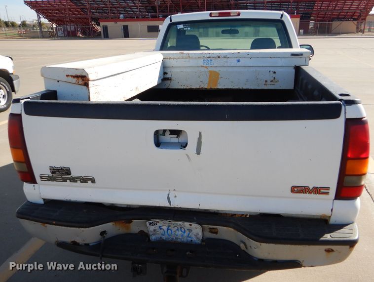 image for item DD4536 2002 GMC Sierra 1500 pickup truck