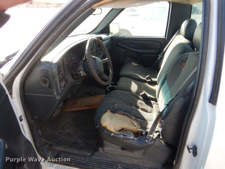 image for item DD4536 2002 GMC Sierra 1500 pickup truck