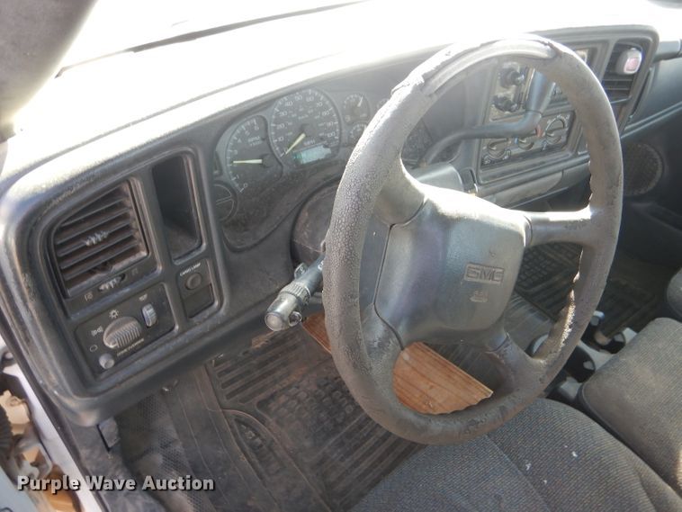 image for item DD4536 2002 GMC Sierra 1500 pickup truck