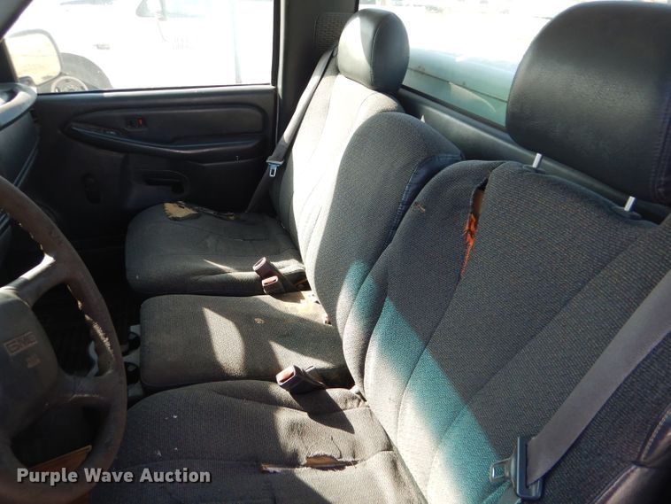 image for item DD4536 2002 GMC Sierra 1500 pickup truck