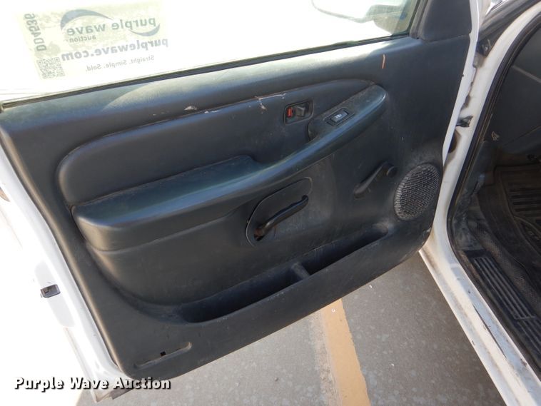 image for item DD4536 2002 GMC Sierra 1500 pickup truck