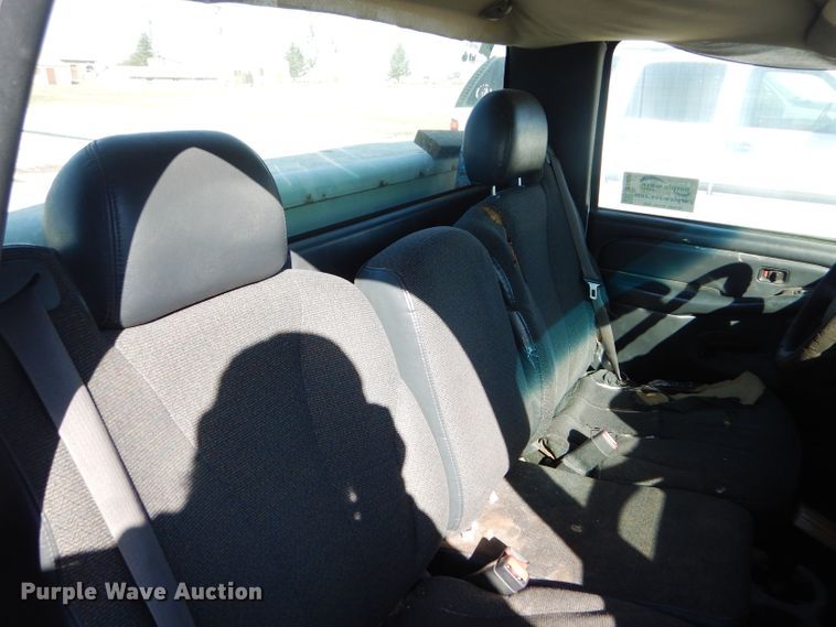 image for item DD4536 2002 GMC Sierra 1500 pickup truck