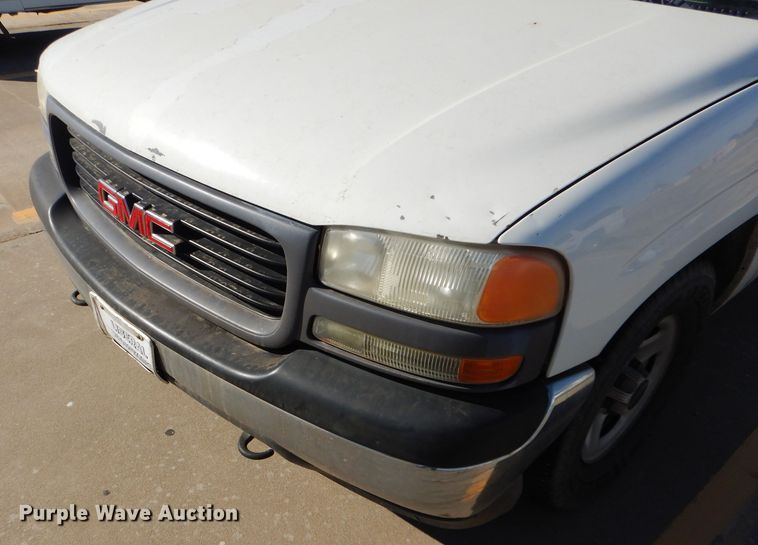 image for item DD4536 2002 GMC Sierra 1500 pickup truck