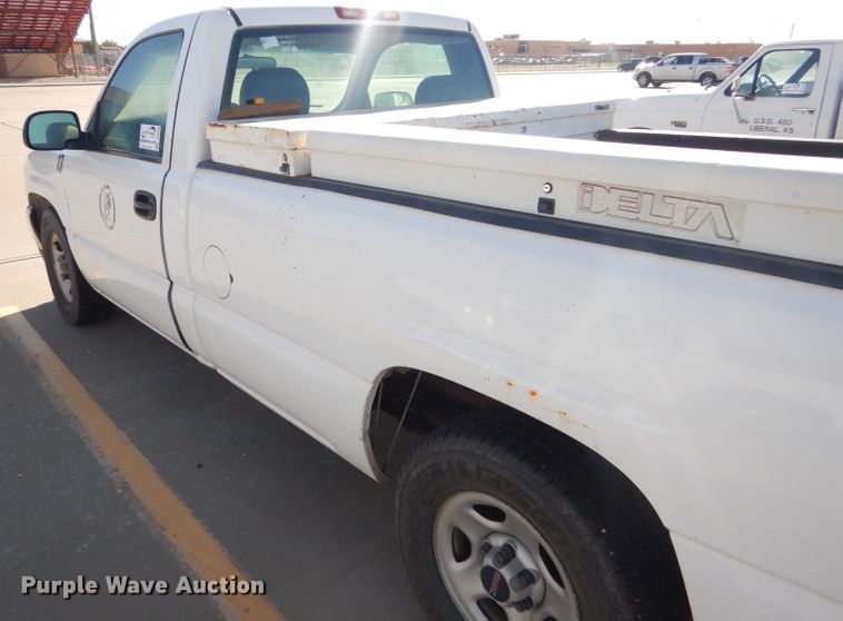 image for item DD4536 2002 GMC Sierra 1500 pickup truck