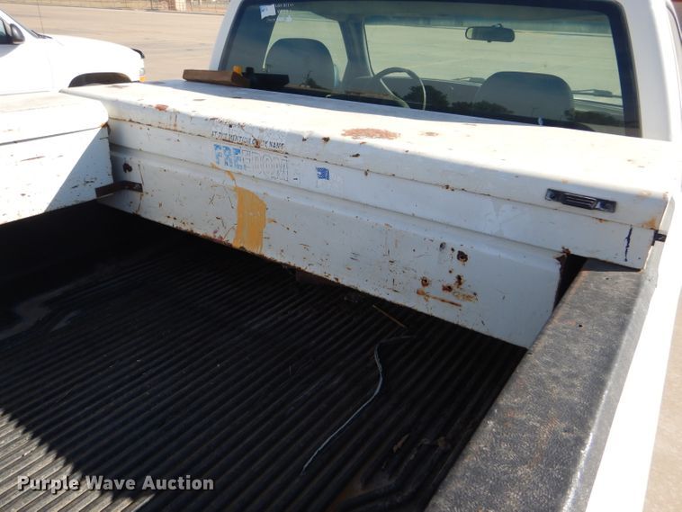 image for item DD4536 2002 GMC Sierra 1500 pickup truck