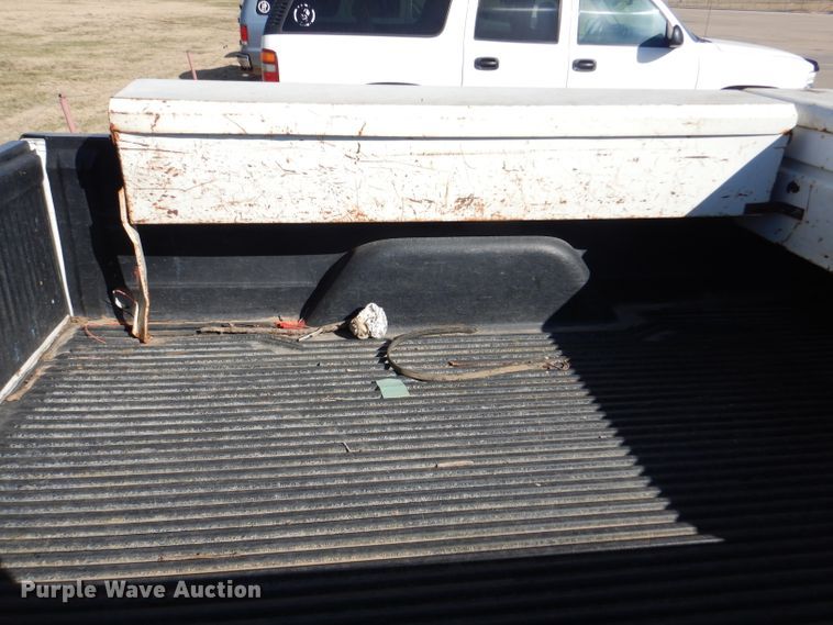 image for item DD4536 2002 GMC Sierra 1500 pickup truck