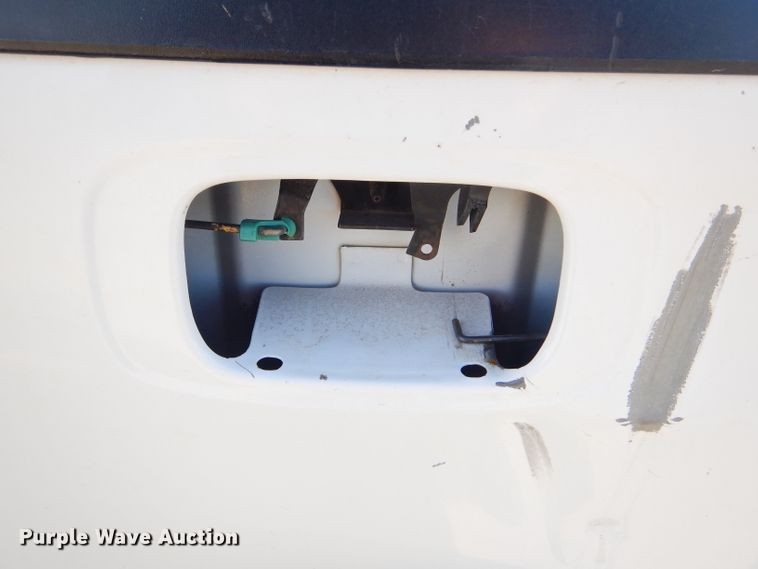 image for item DD4536 2002 GMC Sierra 1500 pickup truck