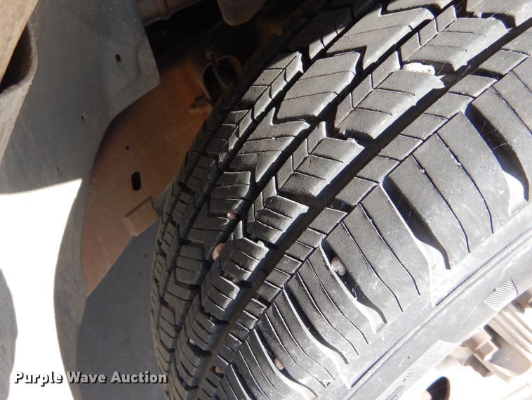 image for item DD4536 2002 GMC Sierra 1500 pickup truck