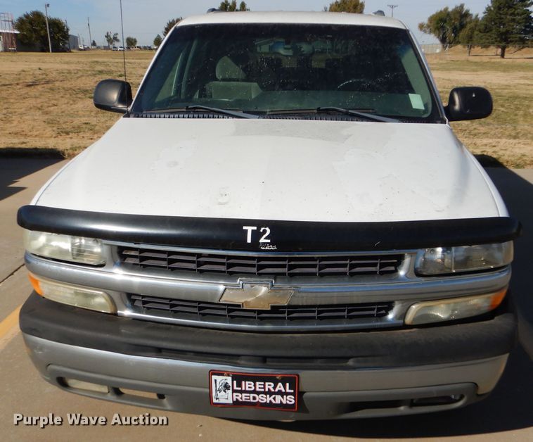 image for item DD4537 2003 Chevrolet Suburban 1500 SUV