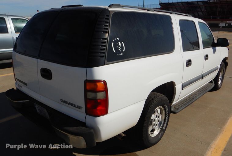 image for item DD4537 2003 Chevrolet Suburban 1500 SUV