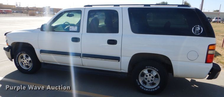 image for item DD4537 2003 Chevrolet Suburban 1500 SUV