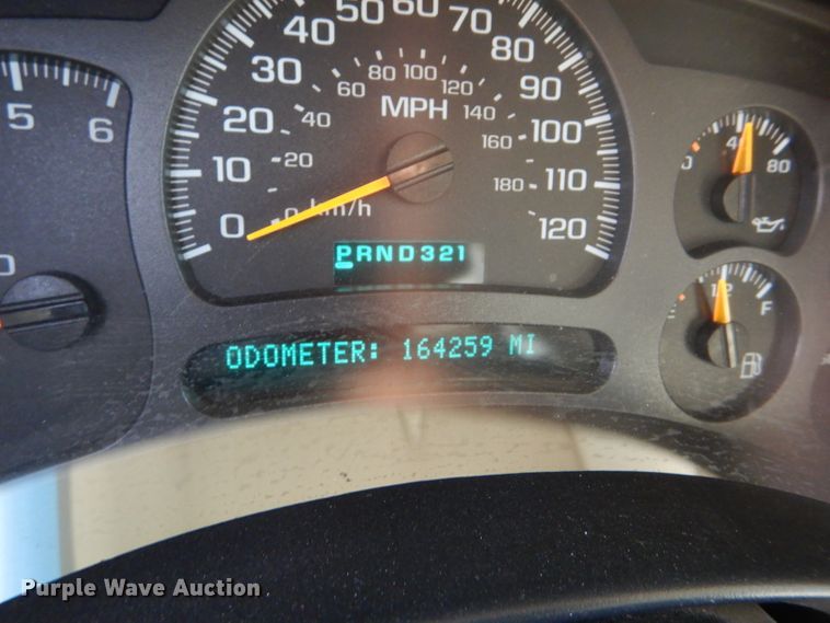 image for item DD4537 2003 Chevrolet Suburban 1500 SUV