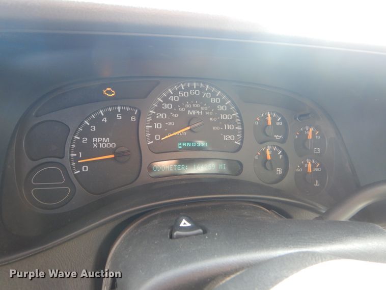 image for item DD4537 2003 Chevrolet Suburban 1500 SUV