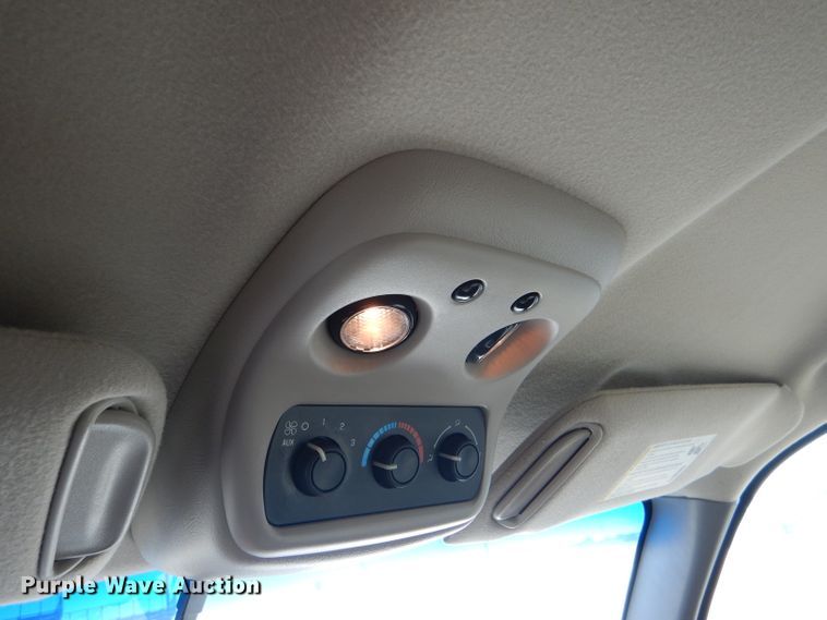 image for item DD4537 2003 Chevrolet Suburban 1500 SUV