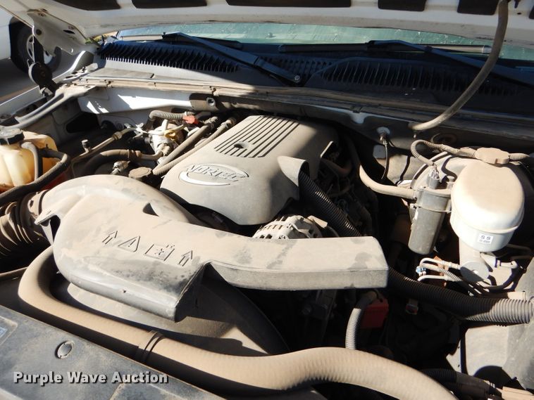 image for item DD4537 2003 Chevrolet Suburban 1500 SUV