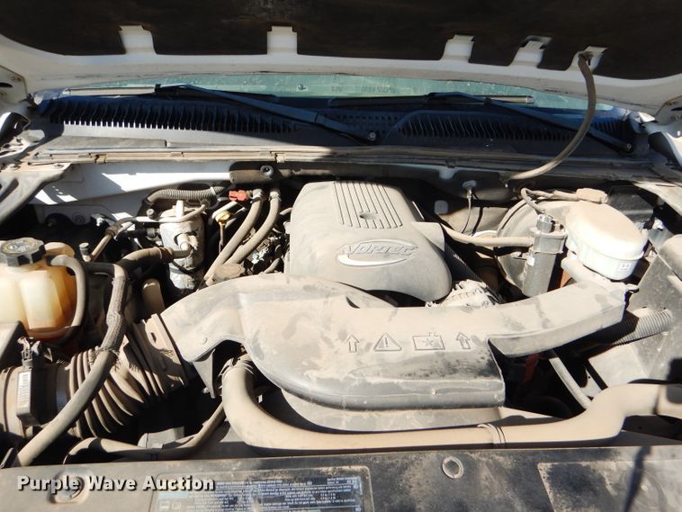 image for item DD4537 2003 Chevrolet Suburban 1500 SUV