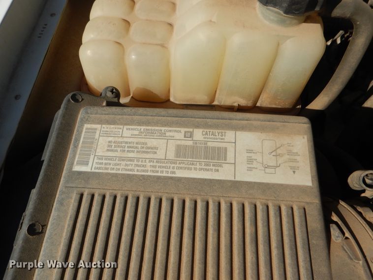 image for item DD4537 2003 Chevrolet Suburban 1500 SUV