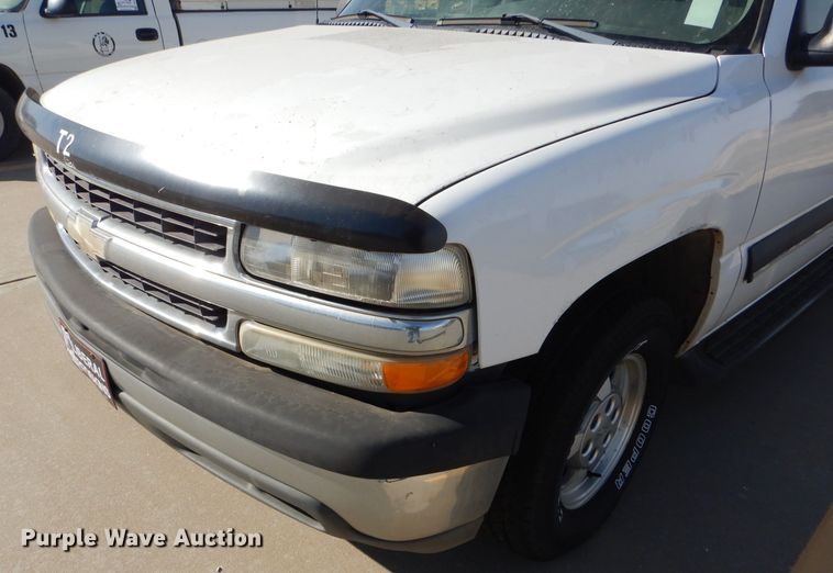 image for item DD4537 2003 Chevrolet Suburban 1500 SUV