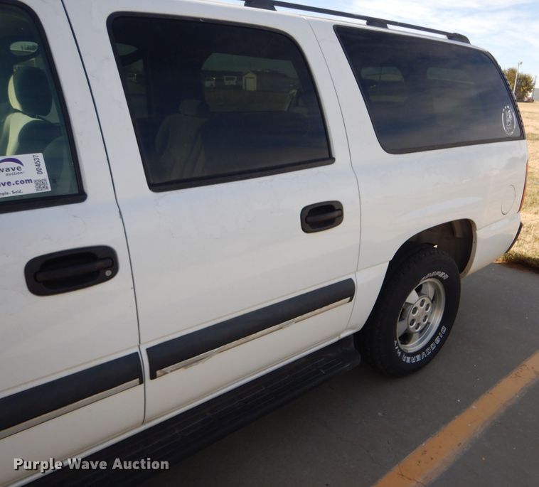 image for item DD4537 2003 Chevrolet Suburban 1500 SUV